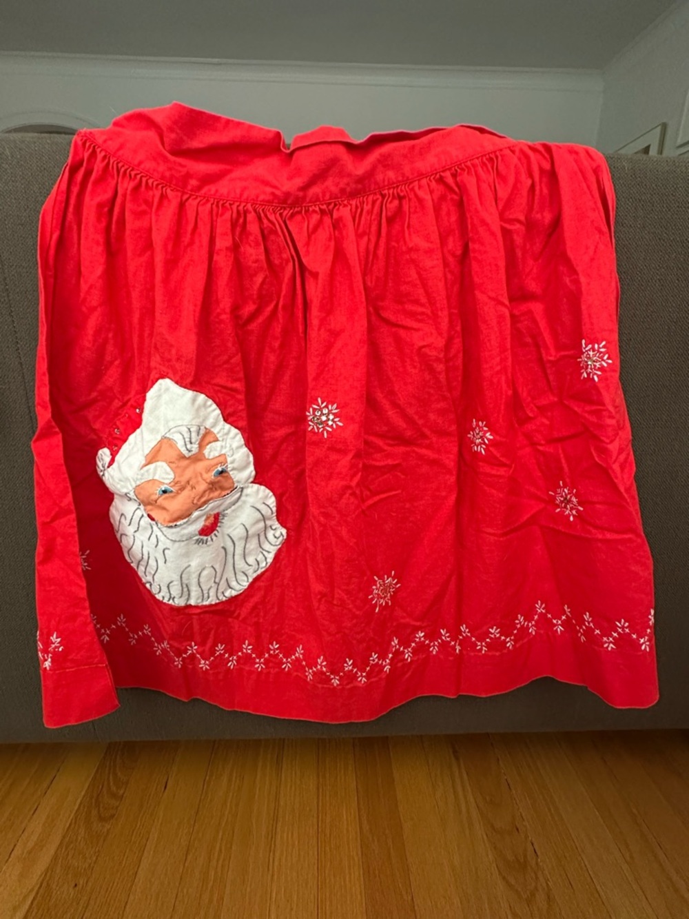 Vintage Red Santa Appliqué Holiday Apron